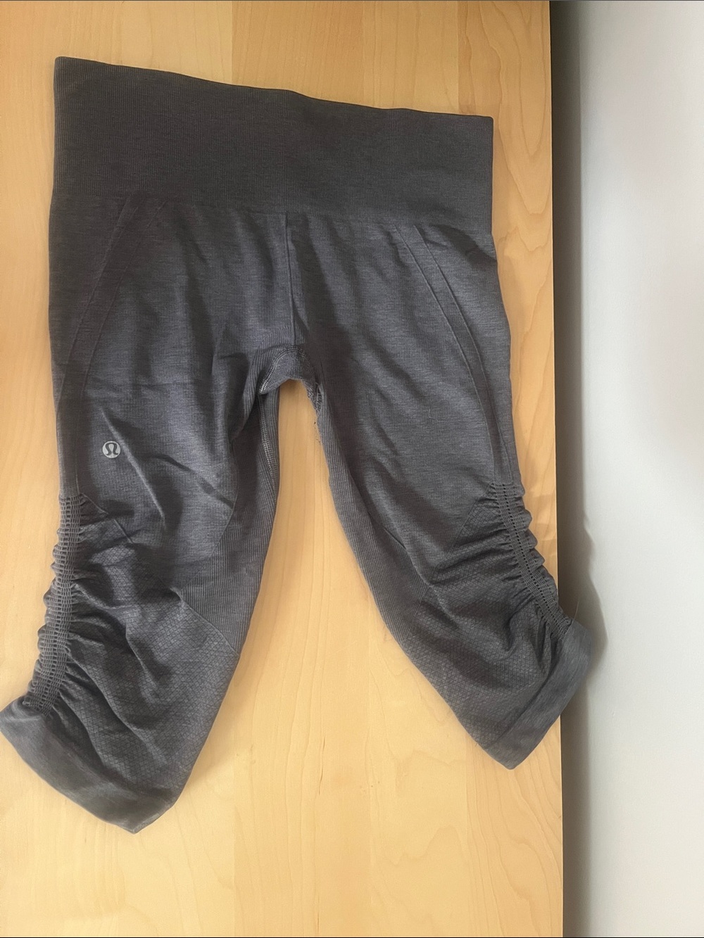 7/$20 lululemon athletica Women’s Charcoal Gray Ruched Capri Leggings